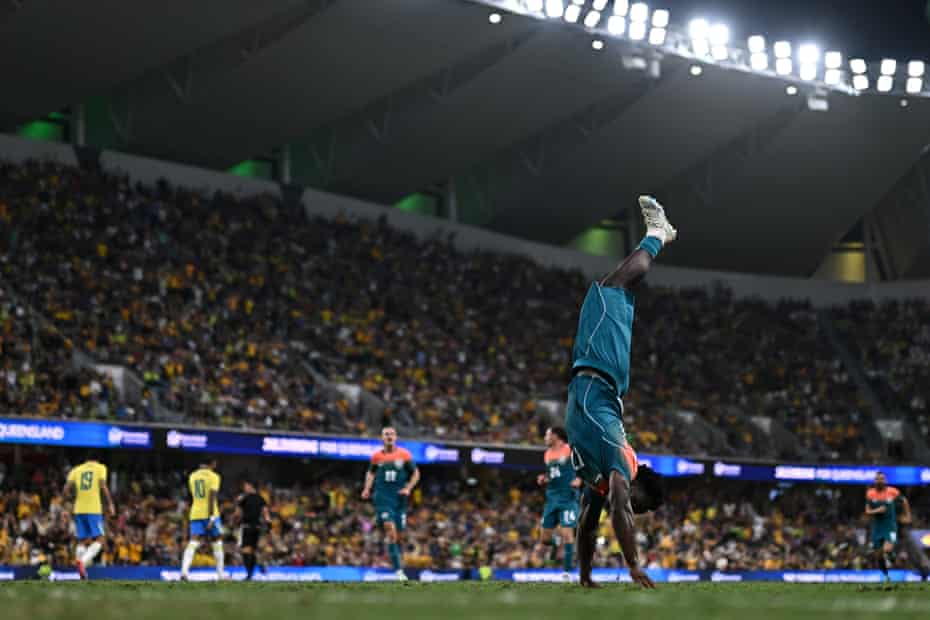 Selebrasi Nestory Irankunda saat membobol gawang Brasil. (The Guardian/Getty Image)