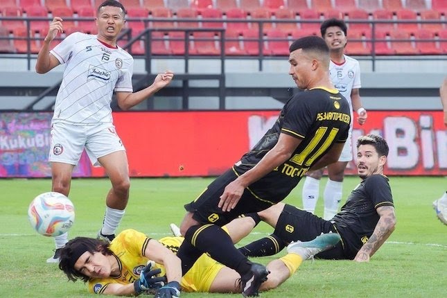 Hasil Liga 1: Arema FC Dibantai 4 Gol Tanpa Balas, Madura United ke Puncak Klasemen