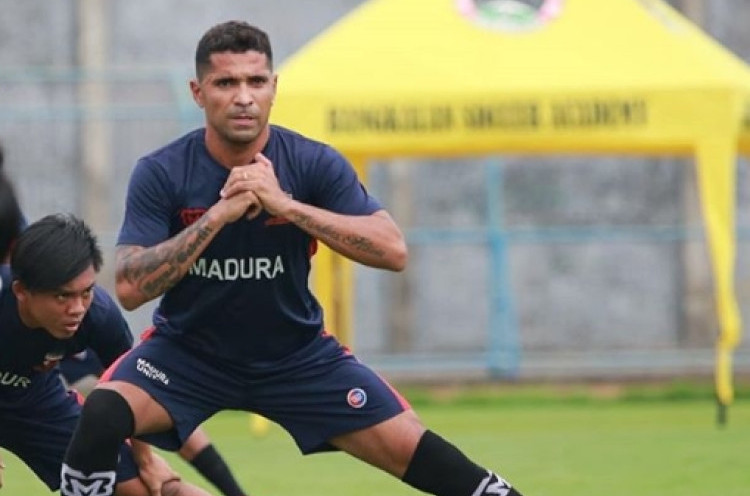 Alberto 'Beto' Goncalves Berbaju Madura United