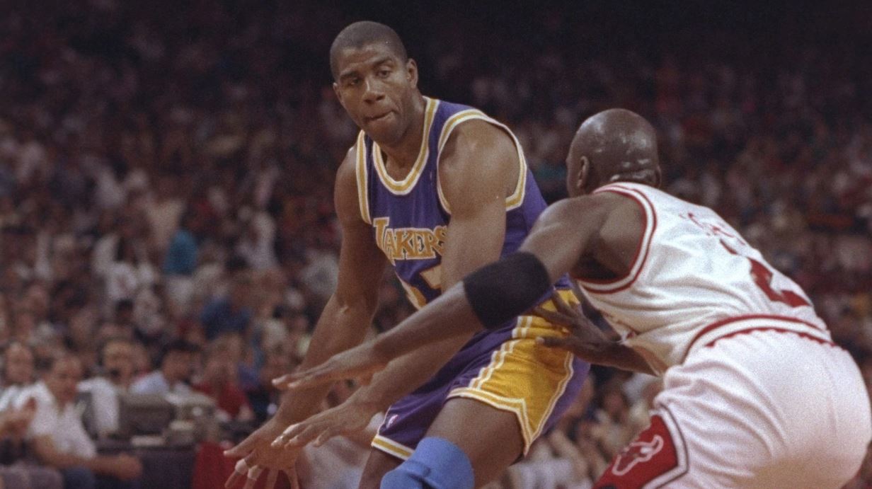 Nostalgia: Duel Antar MJ, Ketika Magic Johnson Pecundangi Michael Jordan
