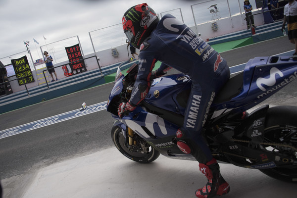 Maverick Vinales Minta Jorge Lorenzo Dihukum