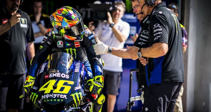 Andai Pensiun, Valentino Rossi Bisa Tetap di Yamaha