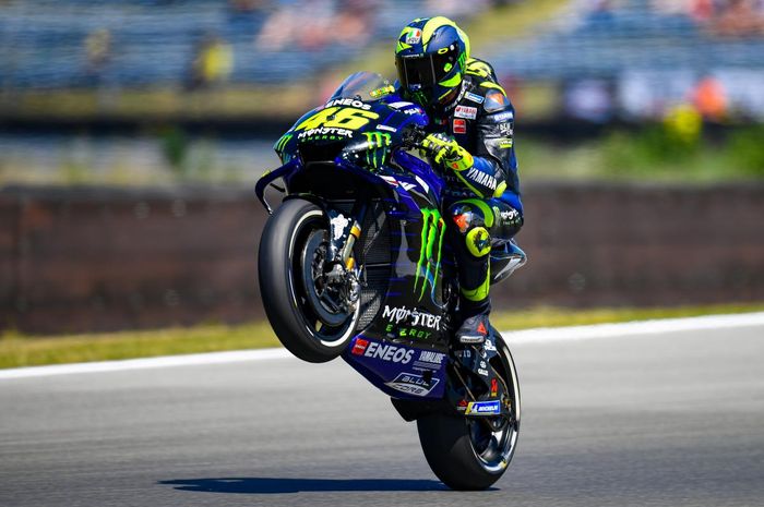 Bos Petronas Yamaha Menunggu WhatsApp dari Valentino Rossi