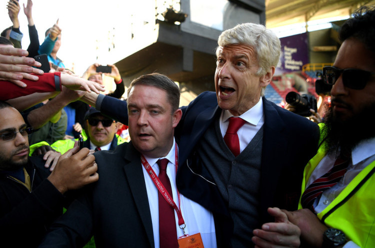 Arsenal Terpuruk, Arsene Wenger Bersikeras Tinggalkan The Gunners dalam Posisi yang Kuat