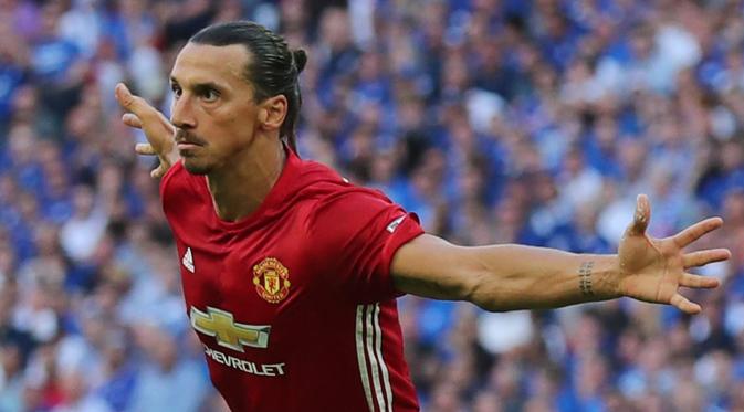 Ibra Berpeluang Besar Cetak Gol Pertama Derby Manchester
