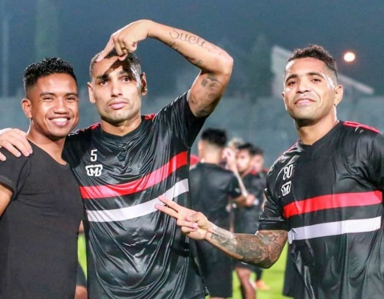 Madura United Pakai Jersey Anyar saat Uji Coba Lawan Arema FC