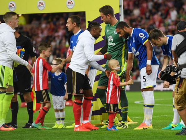 Bocah 5 Tahun Pengidap Kanker Jadi Sorotan Pada Laga Sunderland Vs Everton