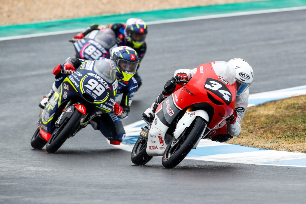 Berusia 15 Tahun dan Lomba Debut, Mario Posisi Empat CEV Moto3 Estoril