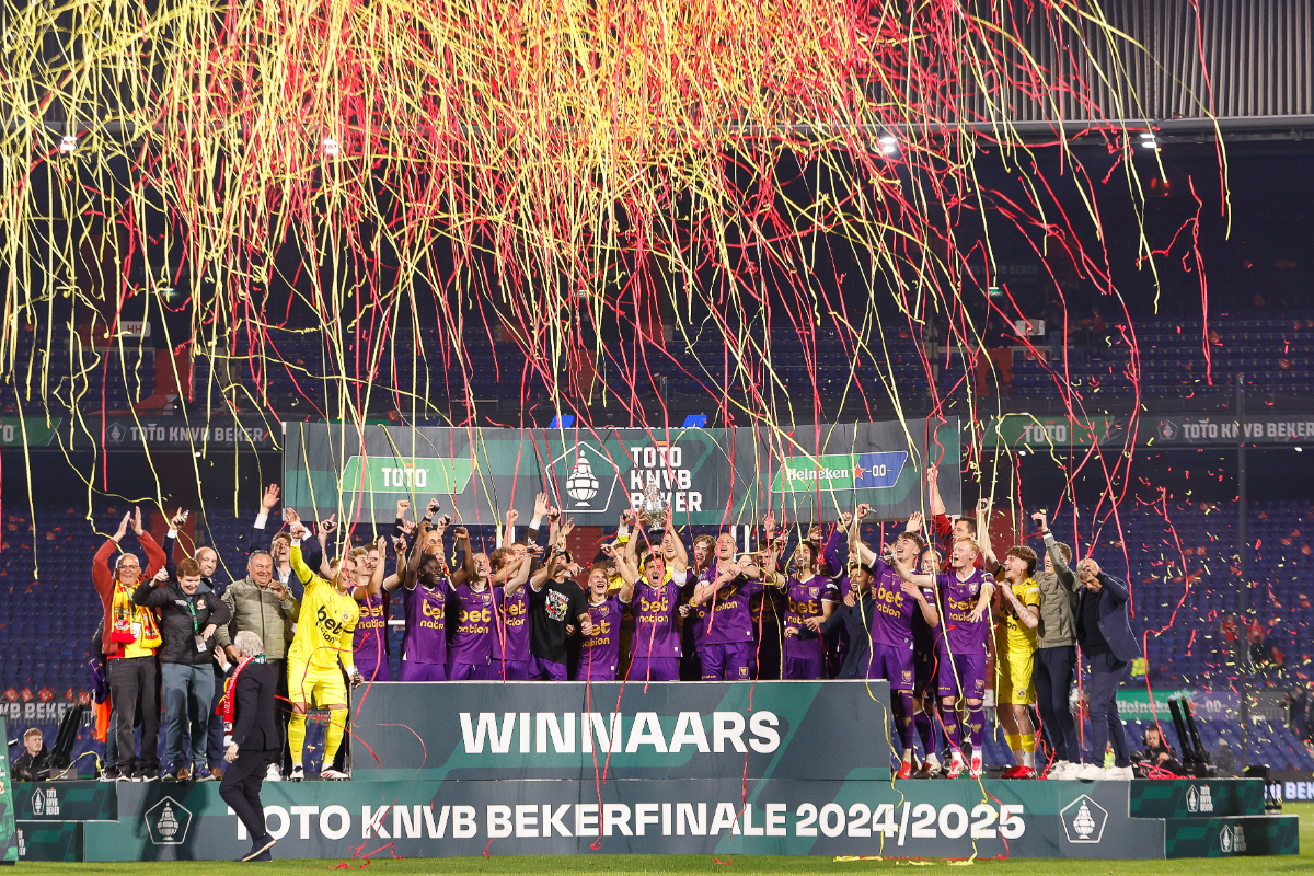 Klub Pemain Timnas Indonesia Dean James Go Ahead Eagles Juara KNVB Beker Usai Kalahkan AZ Alkmaar