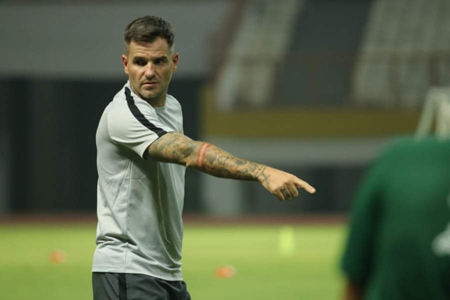 Bek Persebaya Ruben Sanadi Gantikan Johan Alfarizi dalam Pemusatan Latihan Timnas Indonesia