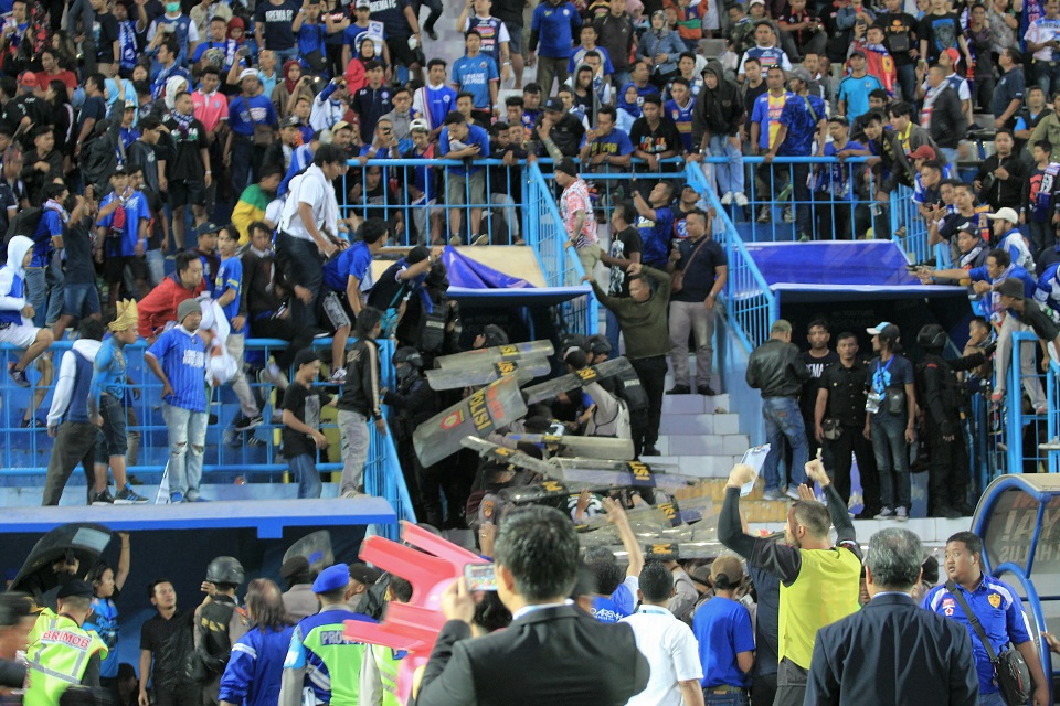 Sanksi Denda Ratusan Juta Plus Pertandingan Tanpa Penonton Bayangi Arema FC