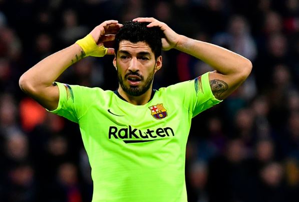 Nestapa Luis Suarez di Parc Olympique Lyonnais
