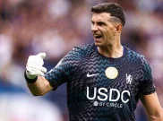 Baru Gabung Chelsea, Emiliano Martinez Langsung Menyingkirkan Robert Sanchez