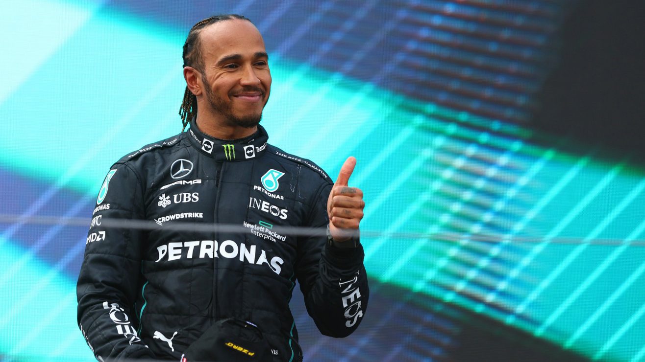 Kembalinya Senyum Lewis Hamilton di Podium