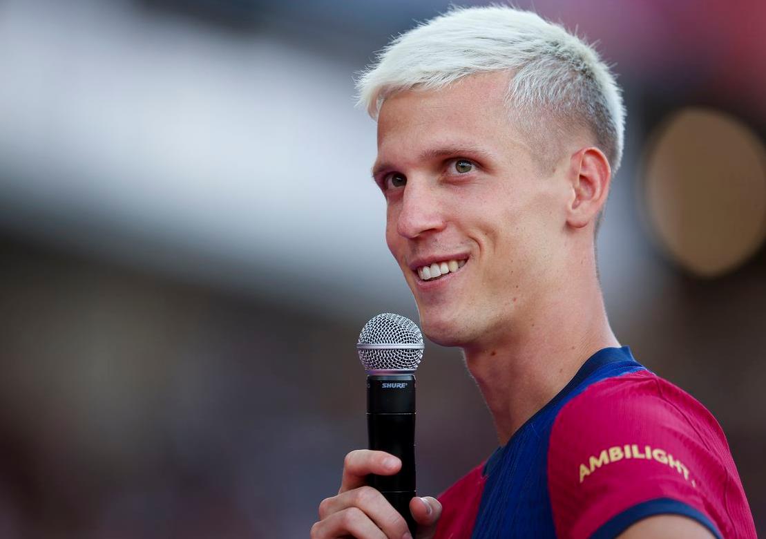 Belum Terdaftar, Dani Olmo Tetap Disertakan ke dalam Skuad Barcelona