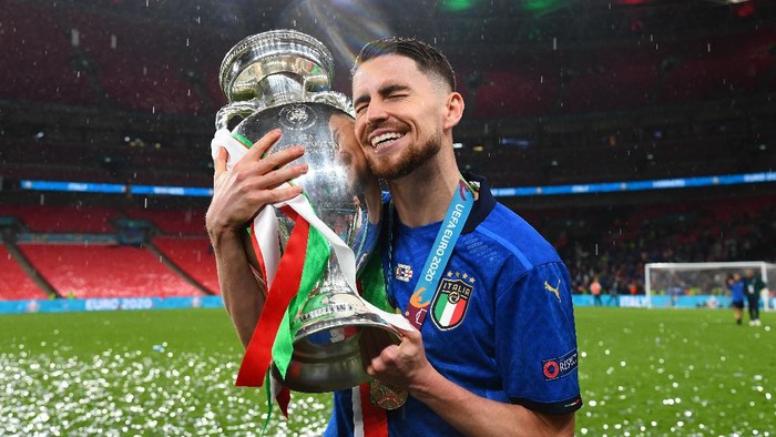 Diburu Juventus, Sang Agen Jelaskan Status Jorginho