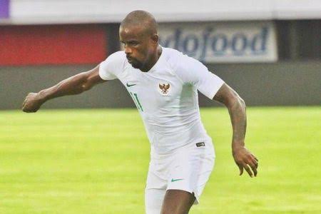 Simon McMenemy Jelaskan Kronologi Sebenarnya Greg Nwokolo Dicoret dari Timnas Indonesia