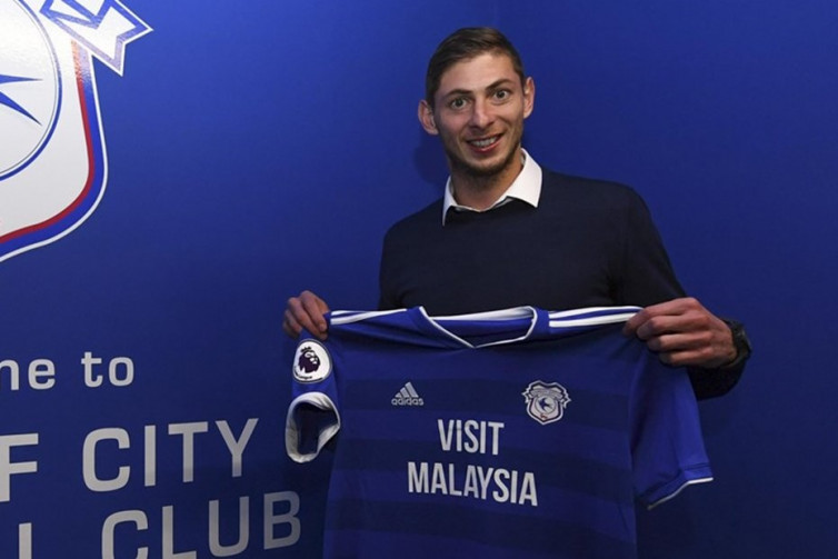 Mantan Pacar Curiga Kecelakaan Pesawat Emiliano Sala Dilakukan Mafia Sepak Bola