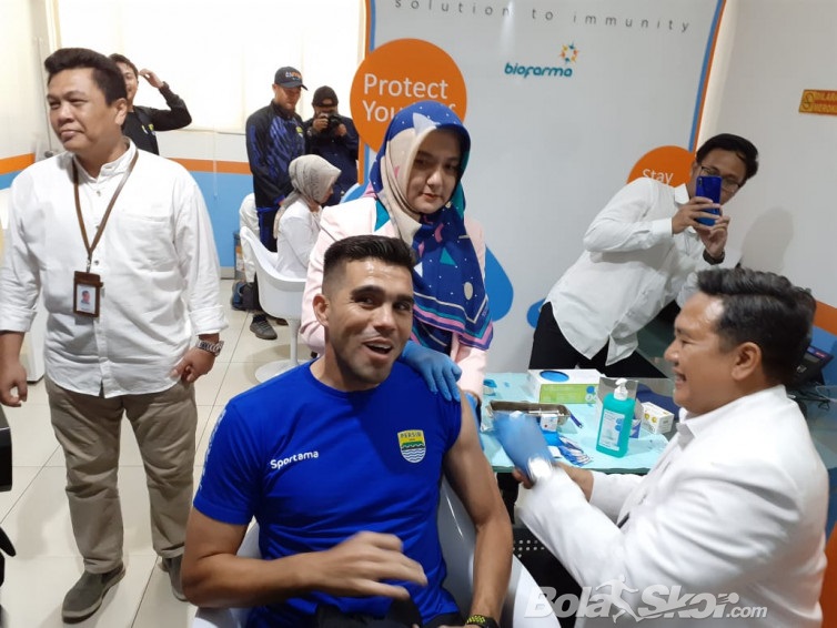 Skuat Persib Bandung Divaksin untuk Perkuat Daya Tahan Tubuh Termasuk terhadap Virus Corona