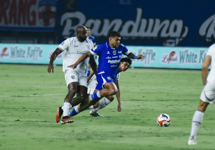 Hasil Super League 2025/2026: Persib Ditahan Arema FC, Borneo FC Full Senyum
