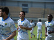 Victor Igbonefo Tanggapi Kekurangan Persib Hadapi Set Piece