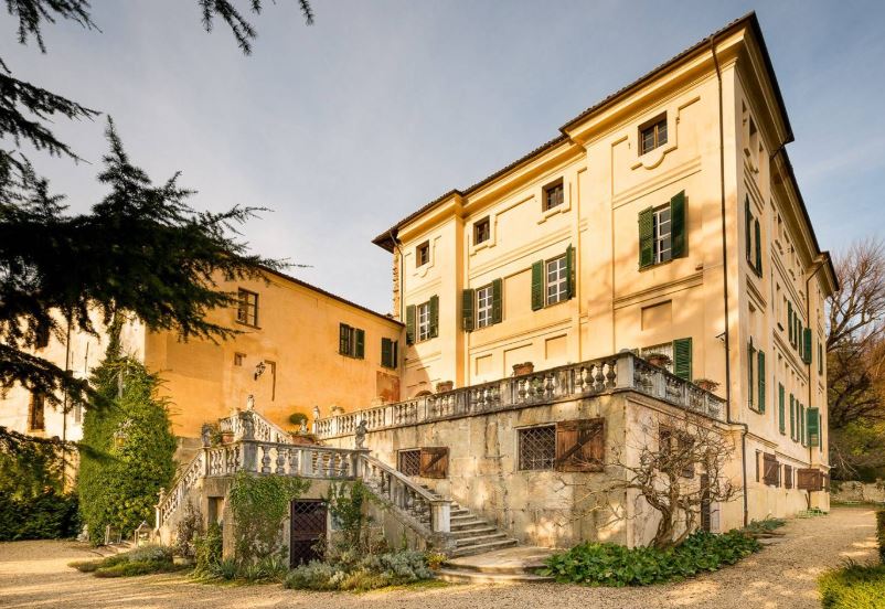 Piazzetta del Castello. (Sotheby's)