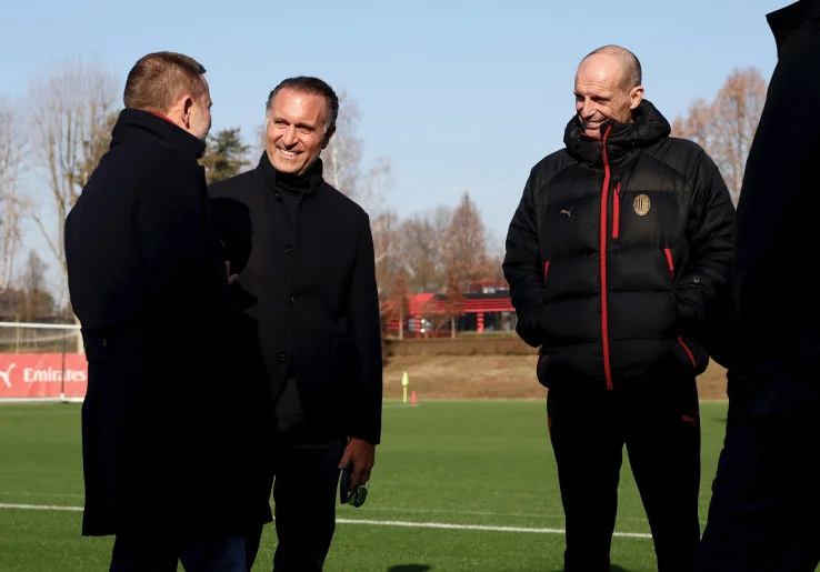 Punya Banyak Utang, Pemilik AC Milan Datang ke Italia untuk Minta Keringanan
