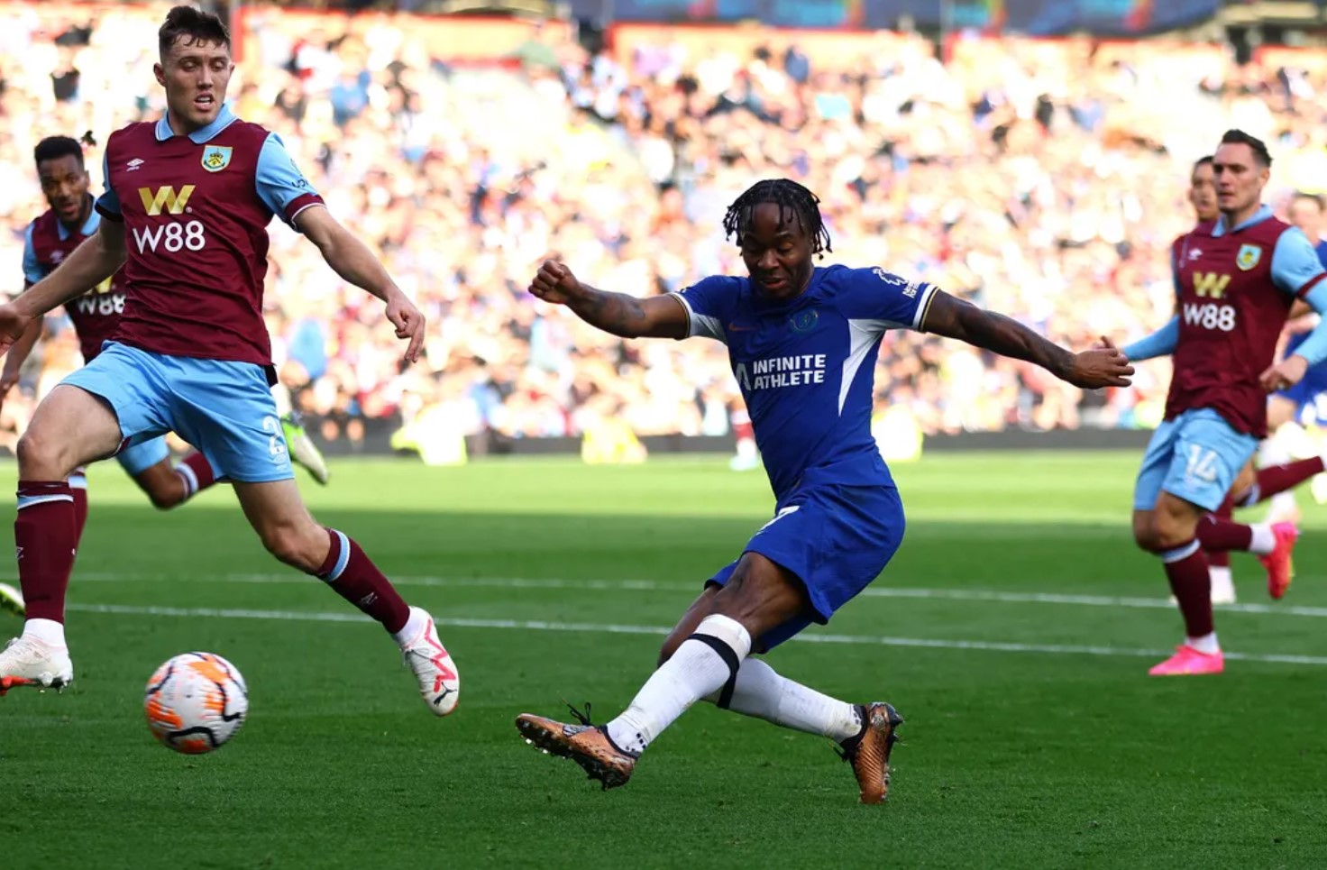 Burnley 1-4 Chelsea: The Blues Lanjutkan Catatan Superior di Turf Moor