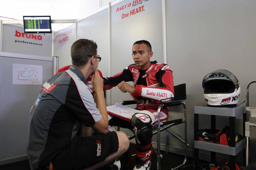 Dimas Ekky Sebut MotoGP Memiliki Banyak Fan Di Indonesia Bolaskor Com