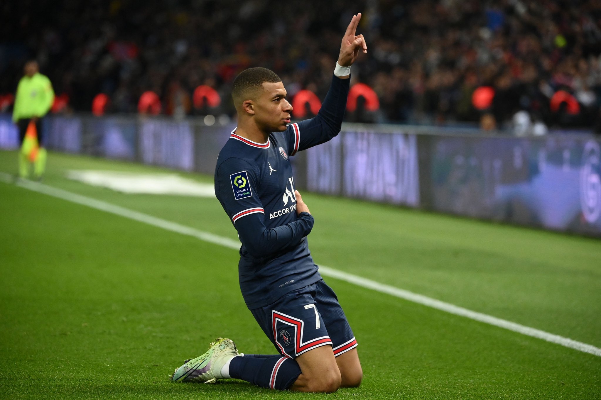 Juara Ligue 1, PSG Pede Mbappe Akan Bertahan