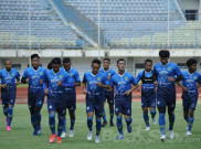 Skuat Persib Kaku di Latihan Perdana