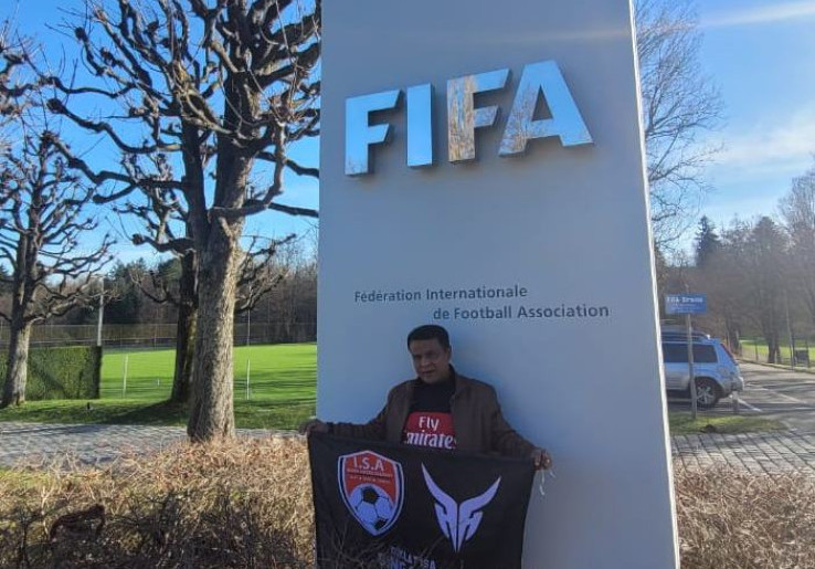 Berawal Penasaran, Dirtek Imran Soccer Academy Datangi Kantor FIFA dan Stadion Eropa