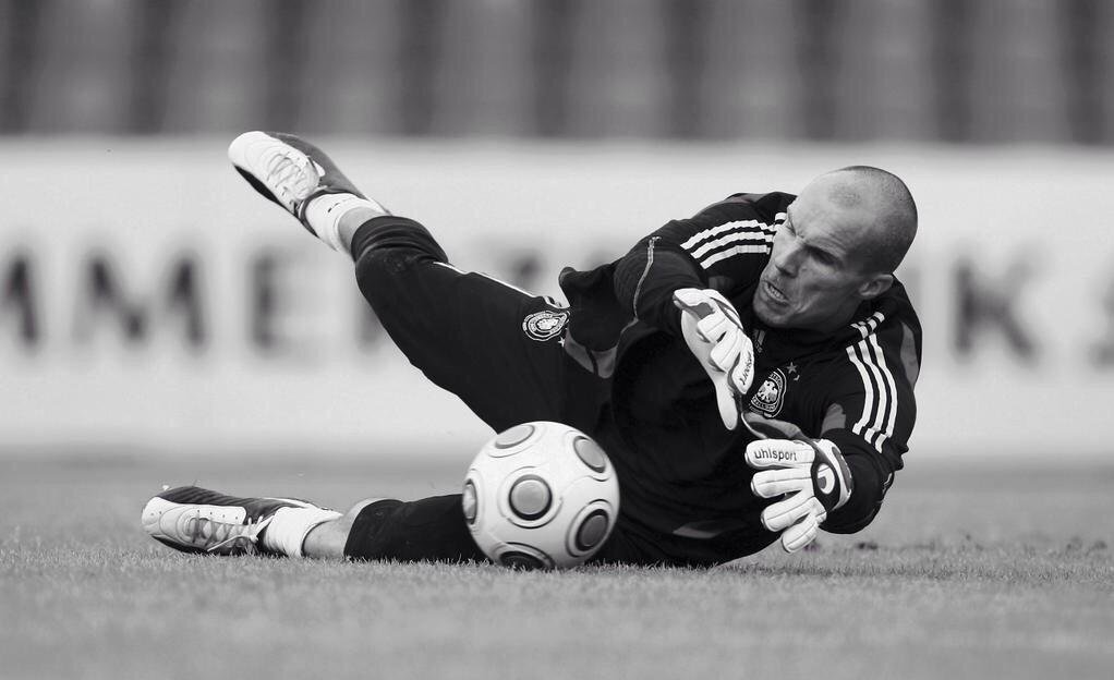 Mengenang Tragedi Robert Enke dan Pentingnya Menjaga Kesehatan Mental