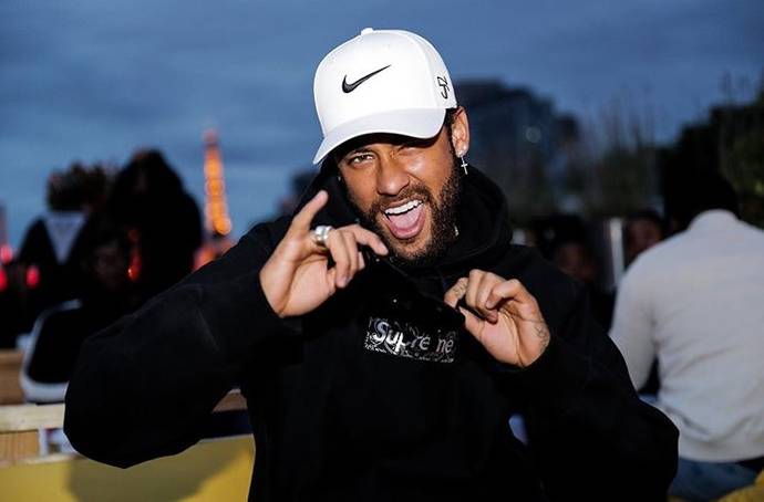Berpisah dengan Nike, Neymar Negosiasi dengan Sponsor Manchester City