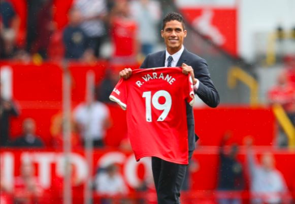 Ada 'Bantuan' dari Sir Alex Ferguson dalam Keberhasilan United Rekrut Varane