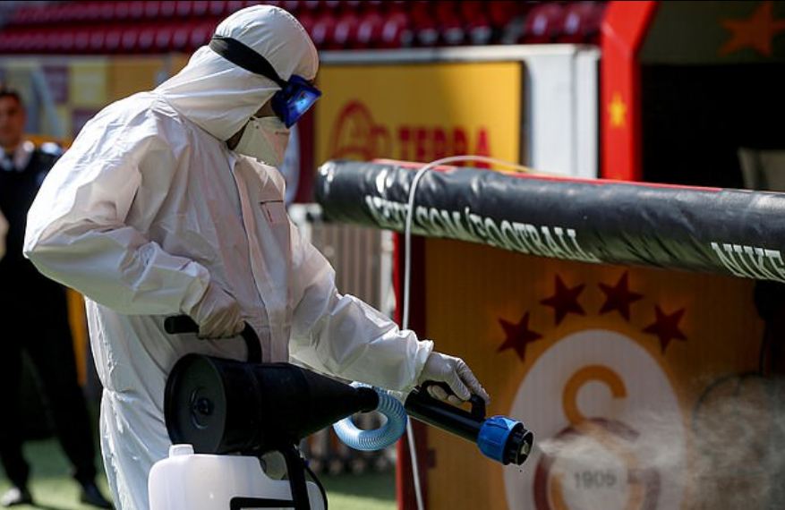 Super Lig Turki Berlanjut di Tengah Wabah Virus Corona, Stadion Galatasaray Disemprot Disinfektan