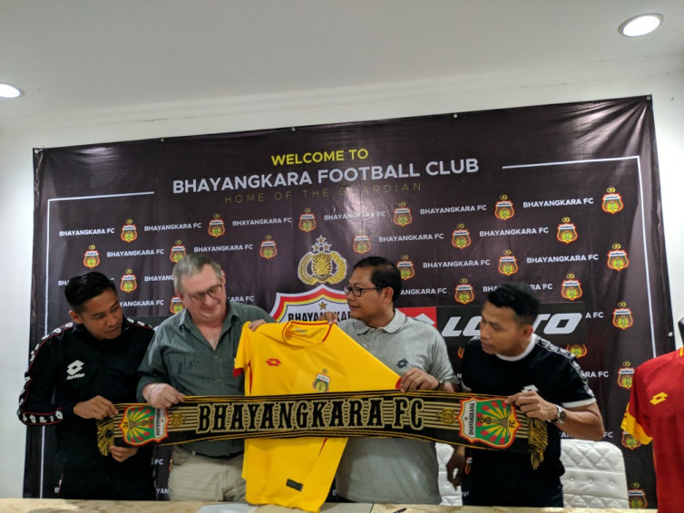 Pengganti Simon McMenemy di Bhayangkara FC Diperkenalkan 1 Februari 2019