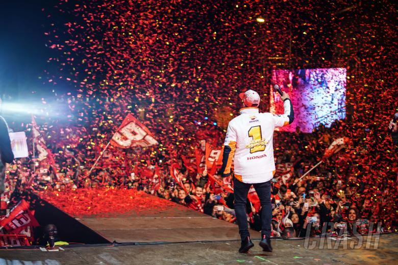 Marc Marquez Rayakan Sukses Juara Dunia MotoGP 2018 di Kampung Halamannya