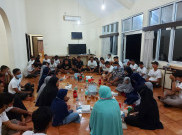 Dewa United FC Berbagi Kebahagiaan bersama Anak Yatim