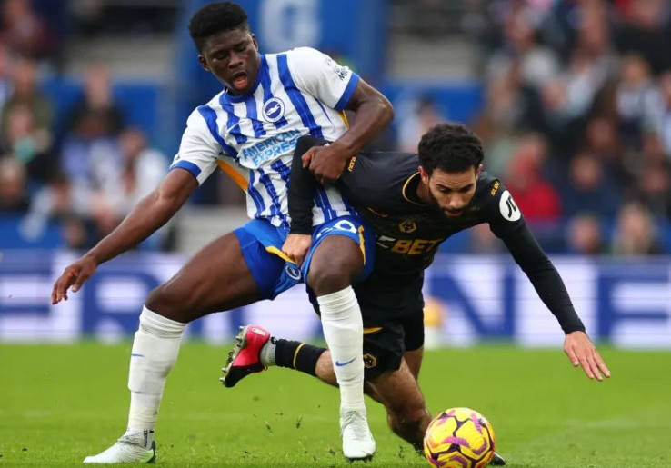 Ketimbang Mencari Penyerang Lagi, Manchester United Disarankan Boyong Carlos Baleba