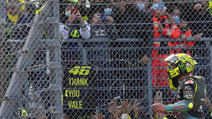 MotoGP: Kisah Helm Rossi dan Fansnya