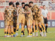 Pelatih Dewa United FC Senang Hadapi Tekanan Suporter Semen Padang FC