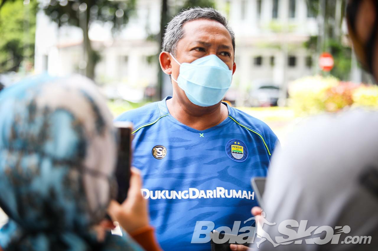 Bobotoh Diminta Nonton Persib di Rumah Menikmati Kopi hingga Ubi