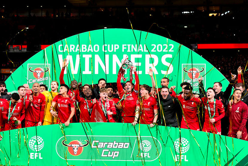 Dua Pemain Liverpool Berulah dalam Perayaan Gelar Piala Liga