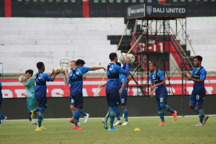 Persib Menetap di Bali Usai Melawan Persebaya, Ini Alasan Robert Rene Alberts
