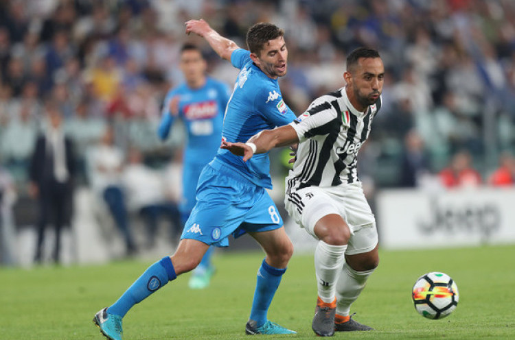 Pertahanan Dihantam Badai Cedera, AC Milan Incar Bek Juventus