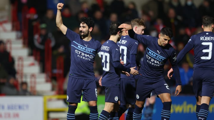 Swindon Town 1-4 Man City: Laju Mulus The Citizens
