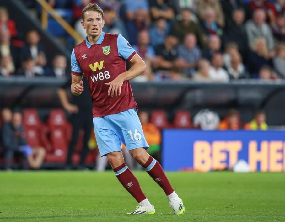 Dikaitkan dengan Manchester United, Sander Berge Merapat ke Fulham