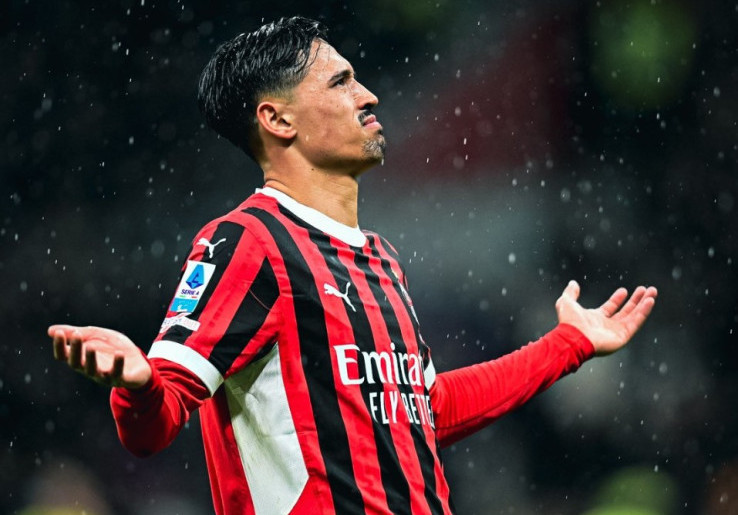 AC Milan Menang Besar di Udinese, Tijjani Reinders Samai Rekor Marco van Basten