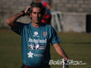 Pelatih Bali United Stefano Cugurra Buta Perkembangan Than Quang Ninh